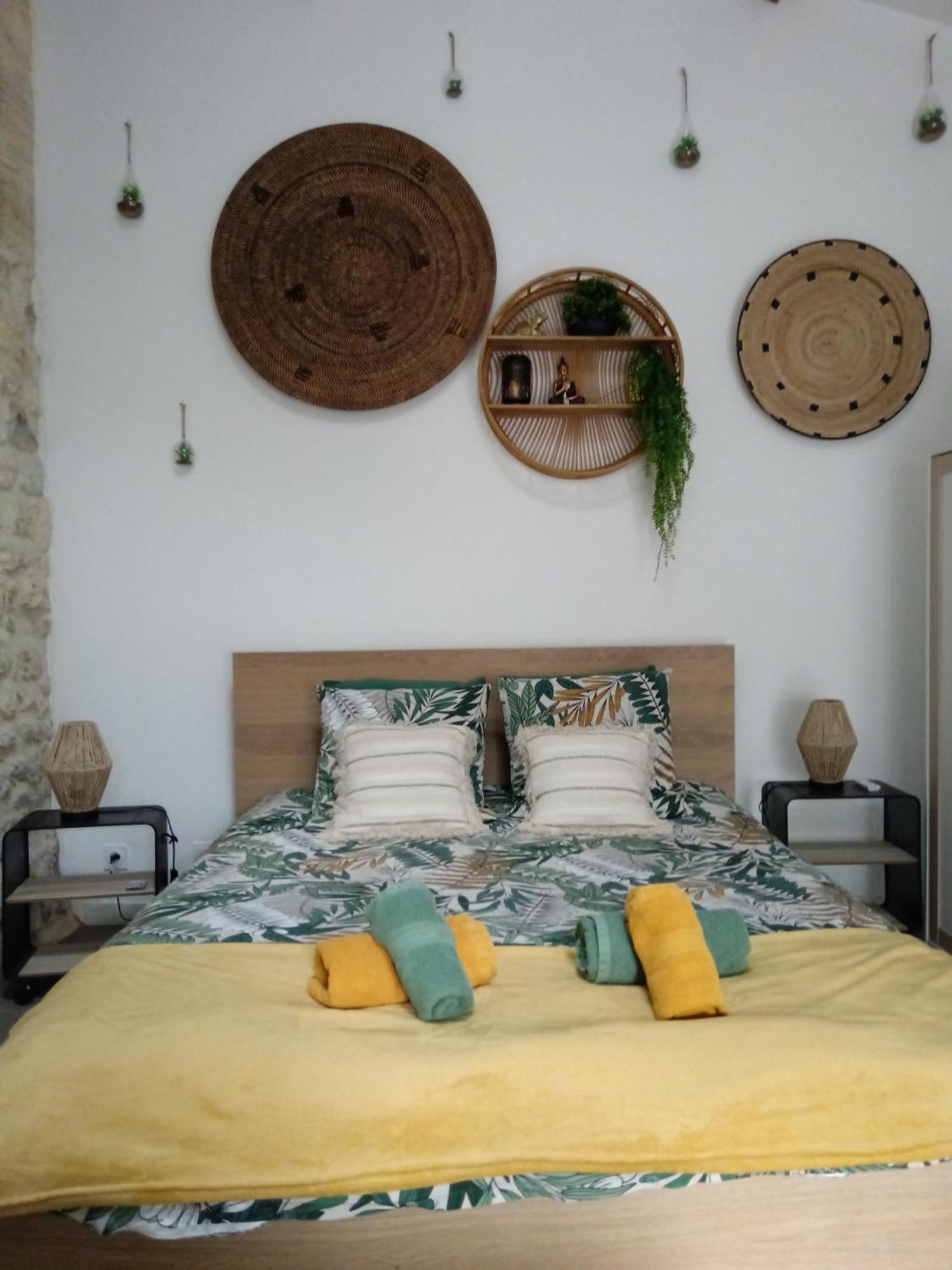 Le Cosy Cabarieu Bed and Breakfast Saint-André-de-Cubzac Værelse billede